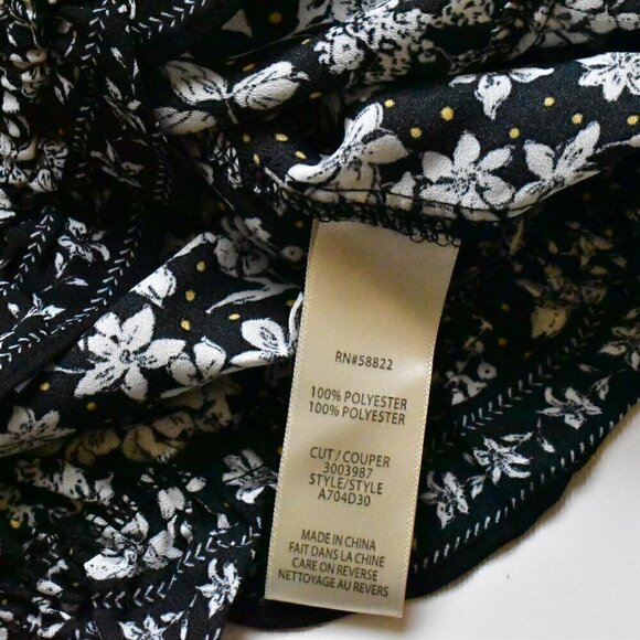 Max Studio Short Flutter Sleeve Floral Pullover Blouse Top Size XS - Picture 11 of 11